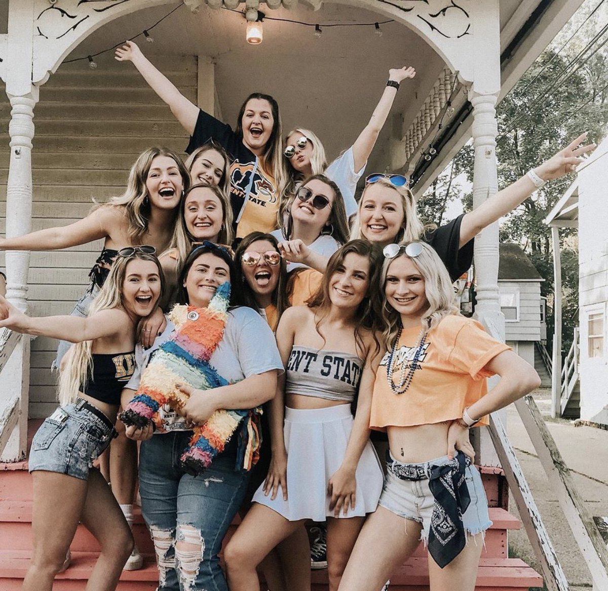 KSUPhiMu's tweet photo. Happy belated Homecoming to Kent State from the sisters of Phi Mu 🎉🌟⚡️ #WhatILikeAboutMu https://t.co/nGq1iSbyZN