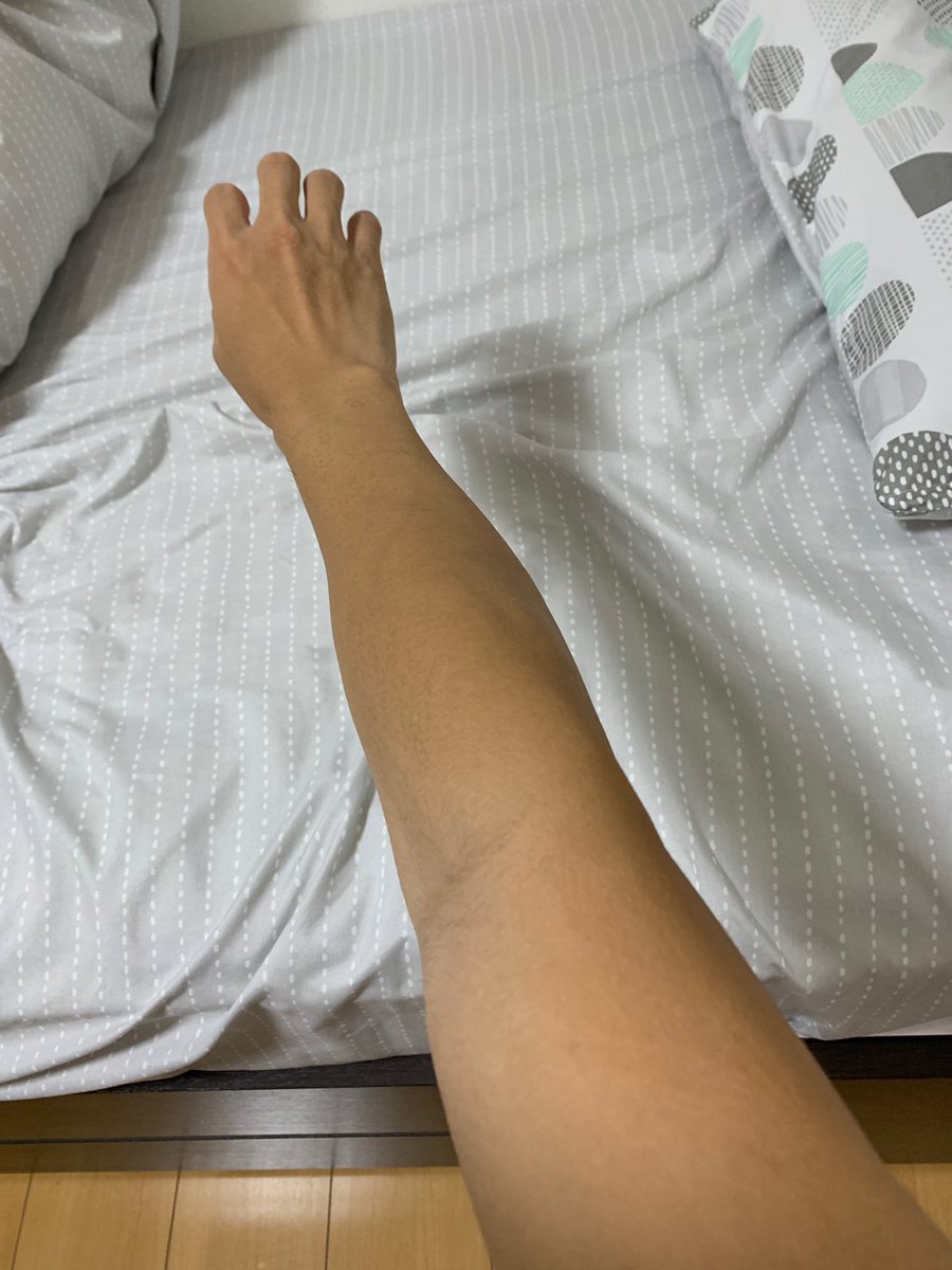 tatsu04a's tweet photo. 脱毛クリームを使い始めて3ヶ月が経ちました。
定期的に使わないと毛は生えてきますが、毎回しっかりツルツルに仕上がるので感動します😊
#ZerofactoR #Zリムーバー #脱毛 https://t.co/TkN3bnTyqc