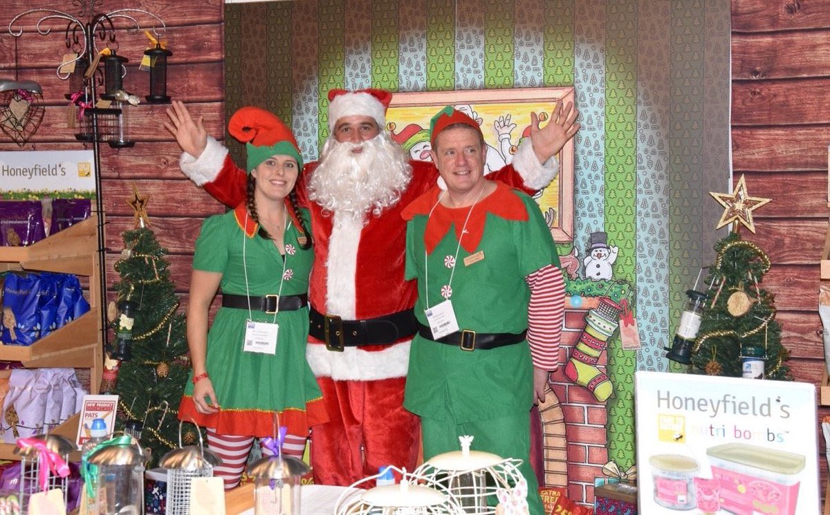 PATSTradeShow's tweet image. Christmas has come early to #PATS19 thanks to @MarriagesFeed and @marriagesam - once again an eye-catching stand with a great theme