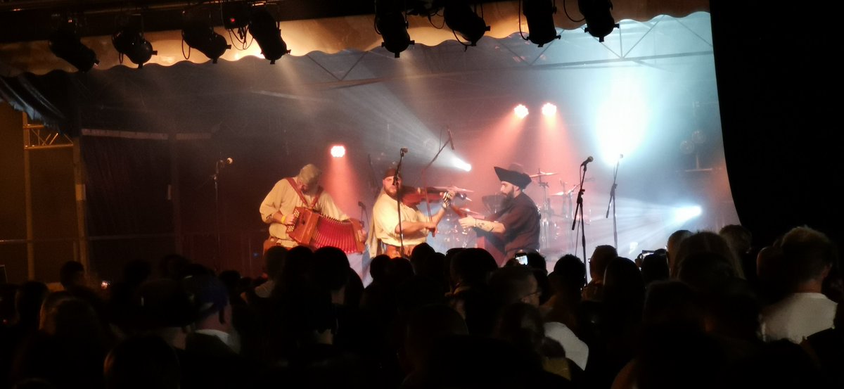 Llywarn's tweet photo. La Horde🎻🏴‍☠️ au Festival @cidreetdragon 🍏🐉
#Fantasy https://t.co/BgOZqEgVNz