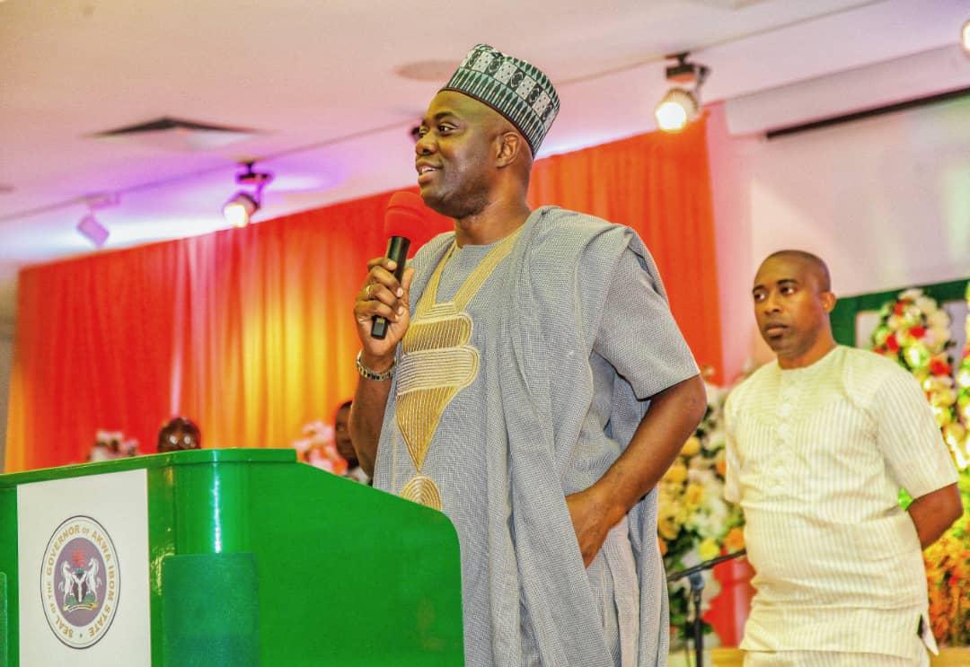 oyostategovt's tweet photo. H.E @seyi_amakinde was hosted to dinner yesterday night in Uyo by His Excellency, Governor @MrUdomEmmanuel as part of activities to mark the 32nd Anniversary of the creation of #Akwa Ibom state.
He also attended the Thanksgiving service at Ibom Hall Grounds in Uyo, this morning. https://t.co/v6lRJYr06N