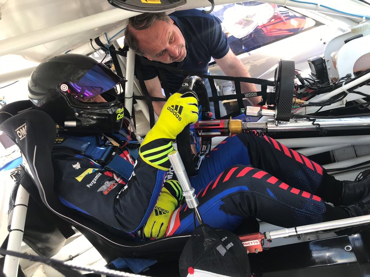 ecistola's tweet photo. Preparándonos para salir a correr la final número 12 del año‼️
#Paraná
#TCPista @actcargentina
#JPGRacing @equipojpgracing
#Final
#VamosConTodo
#CopaDePlata
#PlayOff
#SMComunicaciones 🏁🚀🚀🚀 https://t.co/fYwS2gRJ6m