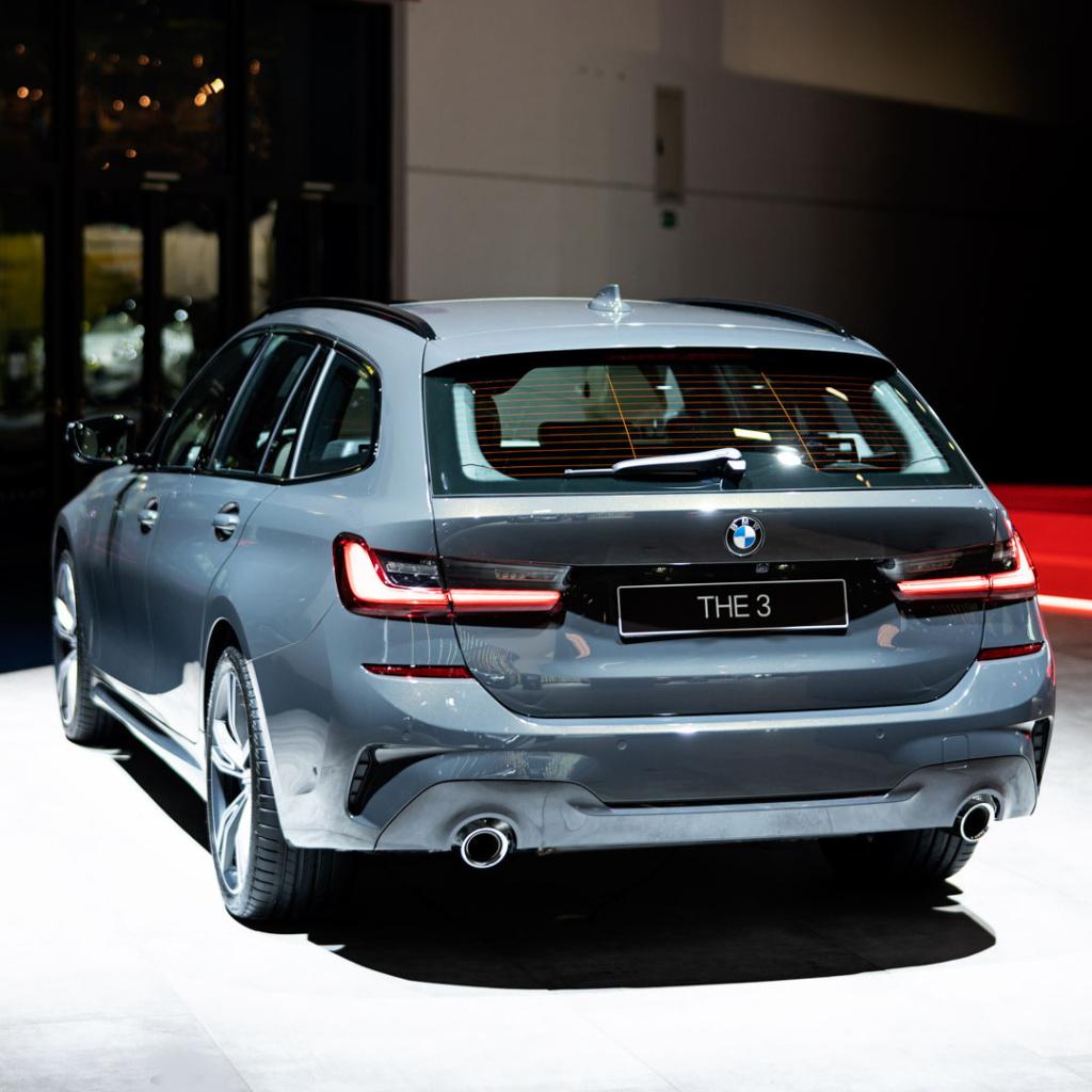BMW's tweet photo. Maximum passenger comfort, with a sporty exterior.
The all-new #BMW 3 Series Touring at the #IAA19 in Frankfurt.

#THE3 https://t.co/4H7jxCJUuD