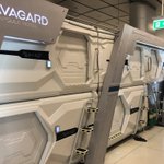 空港にあったカプセルホテルがガンダムの雰囲気たっぷり!