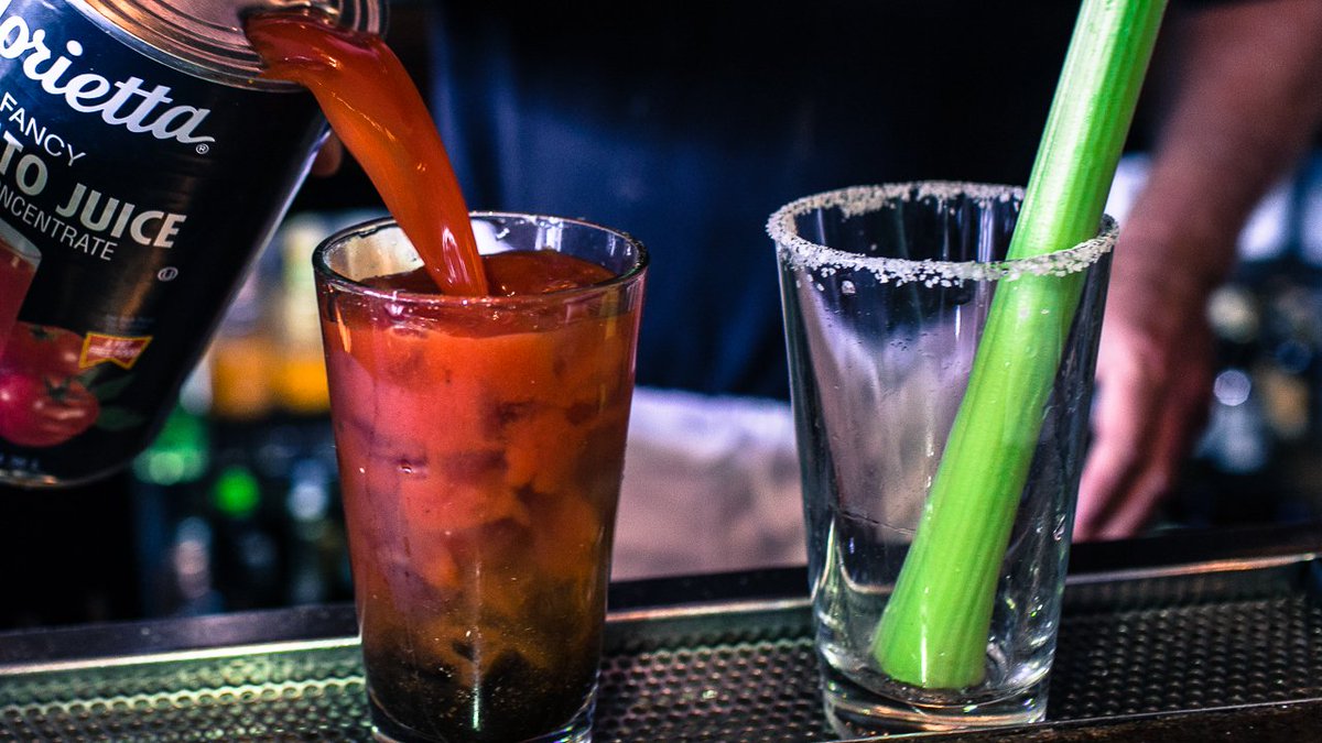 HennesseysRB's tweet photo. Bloody Mary's $5 #hennesseys #hennesseystavern 🔥😍 https://t.co/50ItvSF94w