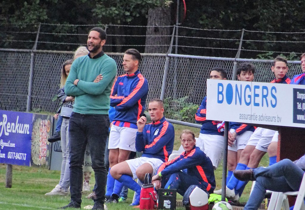 CHRC verliest, maar had punt verdiend HEELSUM CHRC heeft de competitieopening niet met winstpunten kunnen afsluiten. De ploeg van Chika Okere, vorig jaar nog basisspeler, maar nu de hoofdverantwoordelijke op de... twib.in/l/GBe58kXR8GyE