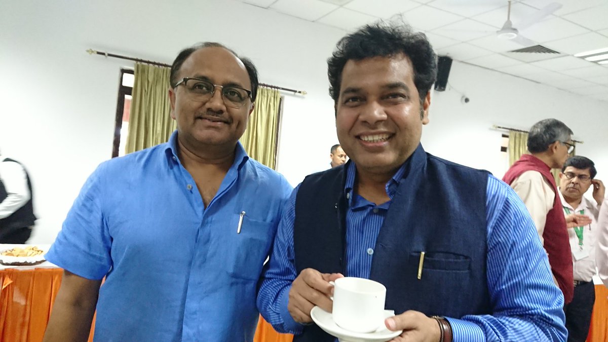 लखनऊ! आईआईएम मे #मंथन कार्यक्रम में माननीय मंत्री <a href="/SidharthNSingh/">Sidharth Nath Singh</a> जी एवं <a href="/ptshrikant/">Shrikant Sharma</a> जी!