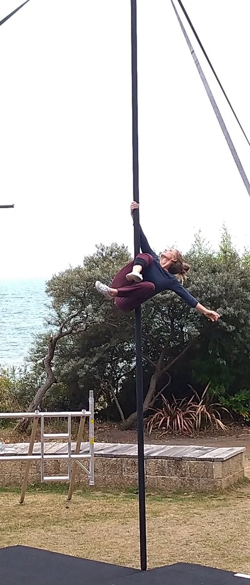 TobiasCotton's tweet photo. Really enjoyed the @Circumferenceuk performance on the Lower Lees in #Folkestone as part of @SALT_fest. Lovely mix of music and aerial acrobatics. https://t.co/2Zi5T8ukLo