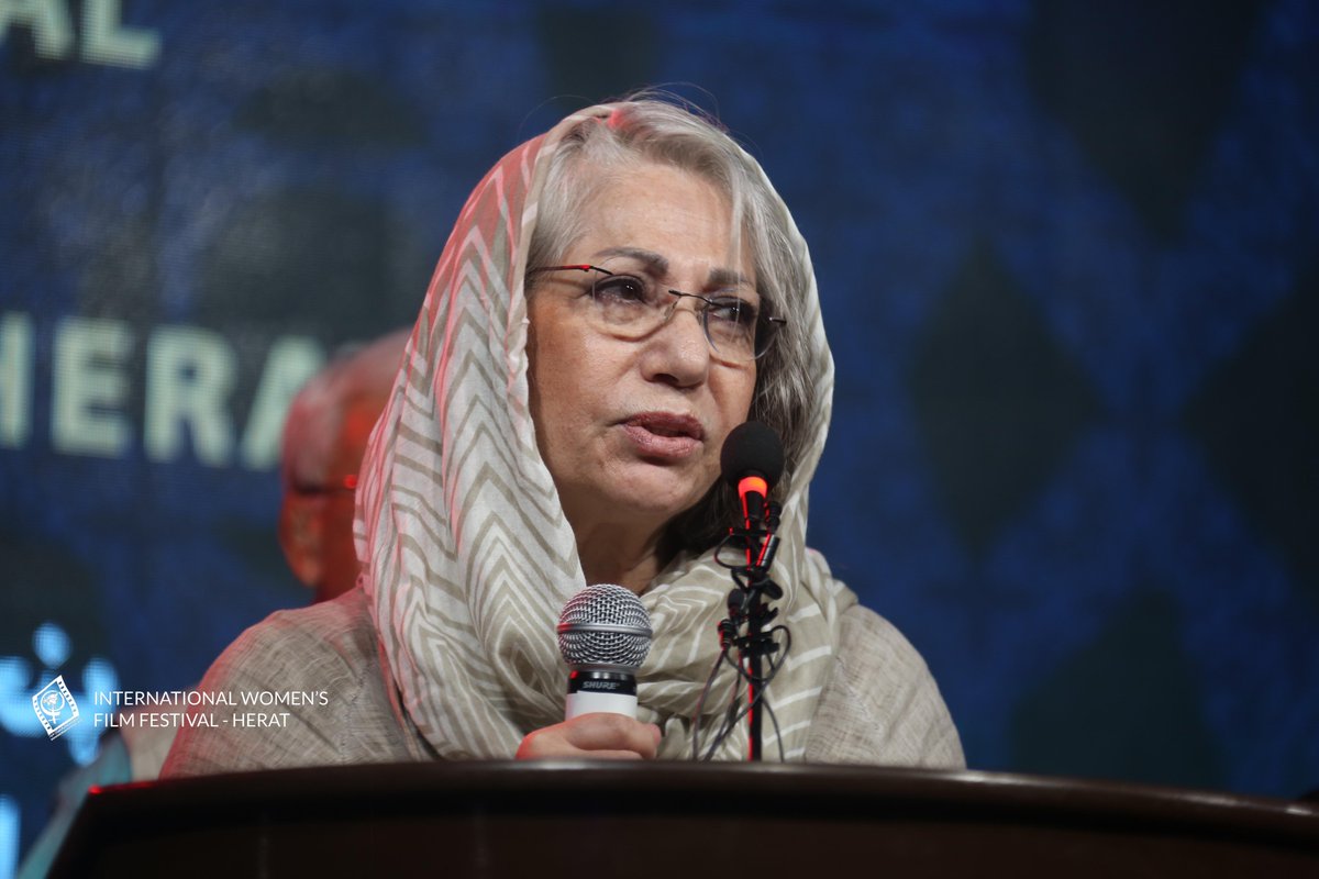 #رخشان_بنی‌اعتماد در  پنجمین دوره جشنواره بین ‌المللی فیلم زنان-هرات
«جشنواره فقط یک ویترین نمایش فیلم نیست. یک محلی است برای آشنا شدن، برای دیالوگ برقرار کردن. و در واقع، فضایی برای رشد فرهنگ. و خیلی خوشحالم که چقدر موثر است برگزاری این جشنواره در هر کشوری، بخصوص در کشور شما.»