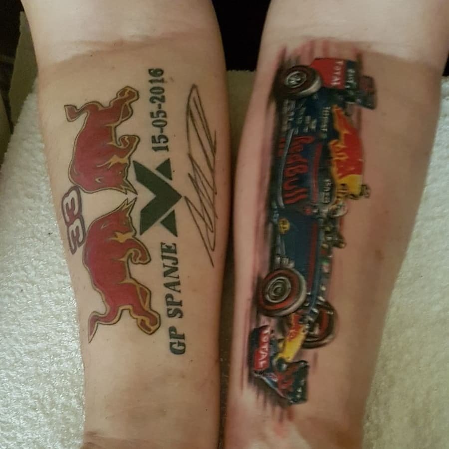 dburgersdijk's tweet photo. @redbullracing @HondaRacingF1 @Max33Verstappen @alex_albon @ToroRosso @kvyatofficial @PierreGASLY Go for it guys make it a great race you all can do it #RBwall #STRwall #GivesYouWins #BigBadBulls #ProudMaxFan #RedbullFamily #RedbullPower #PowerdbyHonda #F1 #SingaporeGP ๐๐พ๐๐๐พ https://t.co/UusrDDo4hB
