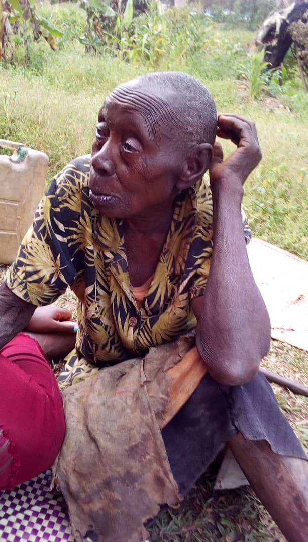 OrgPFU17's tweet image. Us visiting one of the elderly people we are planing to help