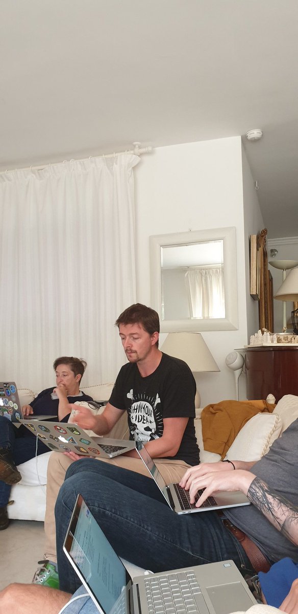 remicorson's tweet photo. Et maintenant l'aspect sécurité du kit web du CNRS par @JulioPotier (avec un beau t-shirt @WooCommerce ) - #wpbootcamp https://t.co/bhcTEyhzrm