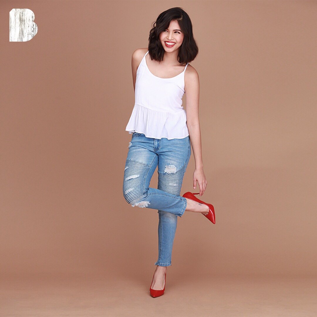 Bes <a href="/mainedcm/">Maine Mendoza</a> bakit ang ganda mo?! 😍💛

#MaineDenimEveryday #MaineMendoza