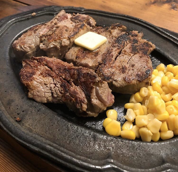 MirandaEvaKH's tweet photo. omg...(food war orgams) the smell and the look of these steaks are amazing...best dinner ever #girlinjapan #vacationmode #dinnertime #steaks #tokyo https://t.co/hSWzDBQbJv