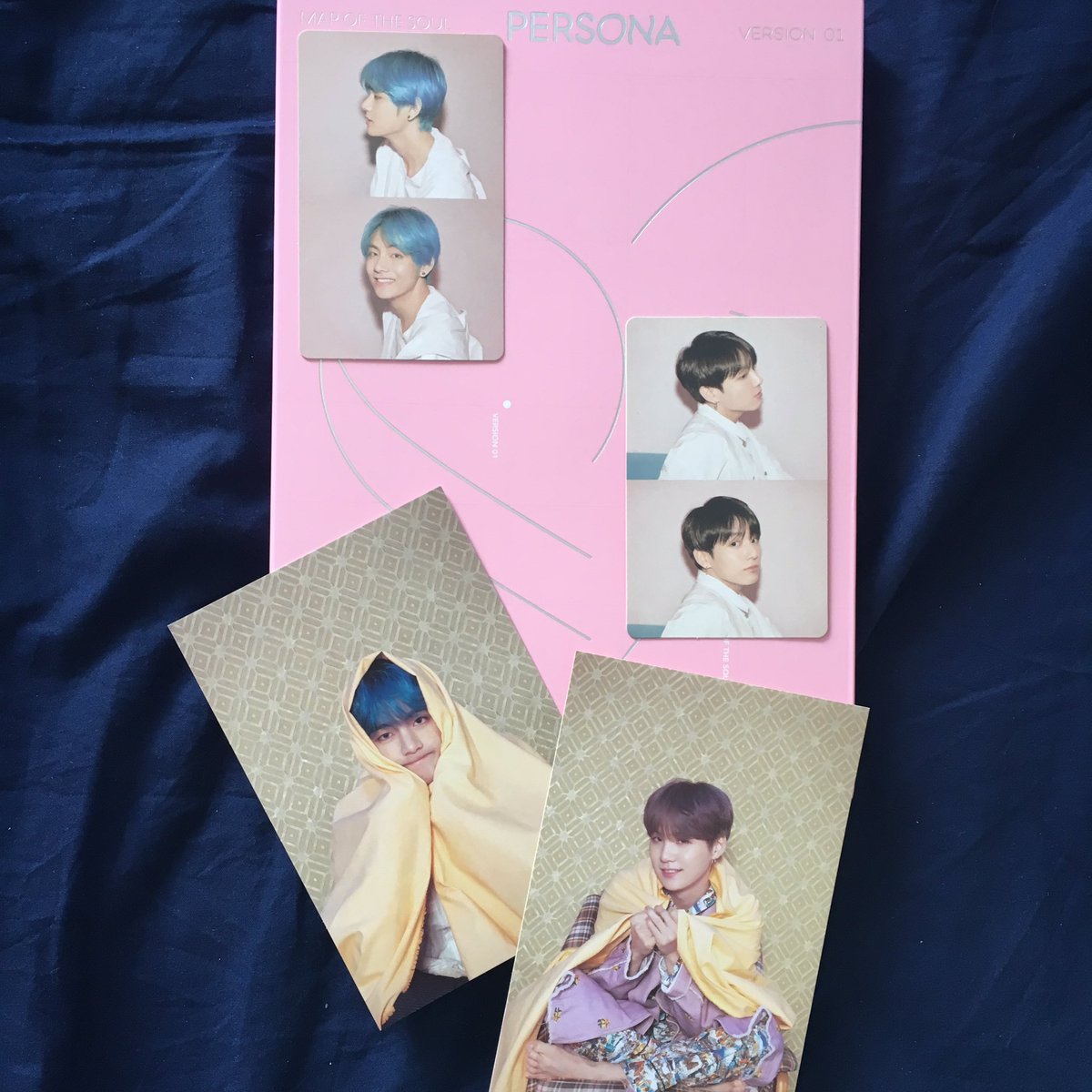 Ça a été mon deuxième album, persona v1, first j’ai eu jk avec postcard tae et puis après tae et yoongi