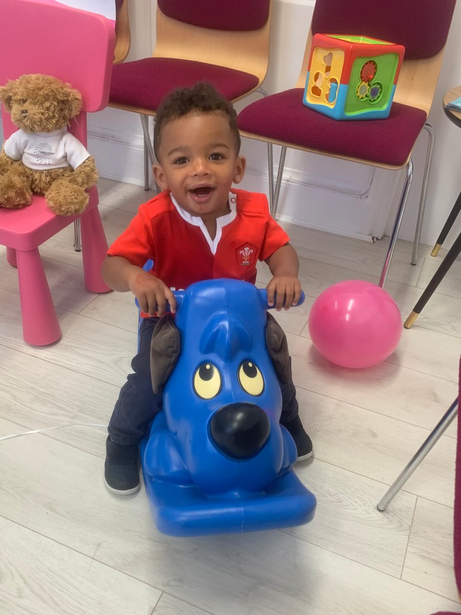 Heybaby4dS's tweet photo. Someone enjoying the toys whilst at #aff2019 at #Heybaby4d #7nevillstreet #abergavenny Pregnancy Pitstop open until 2. #mumstobe use the facilities #cocomelon is on the TV and there is a #babychange too 😍 https://t.co/HSDRwq9ao6