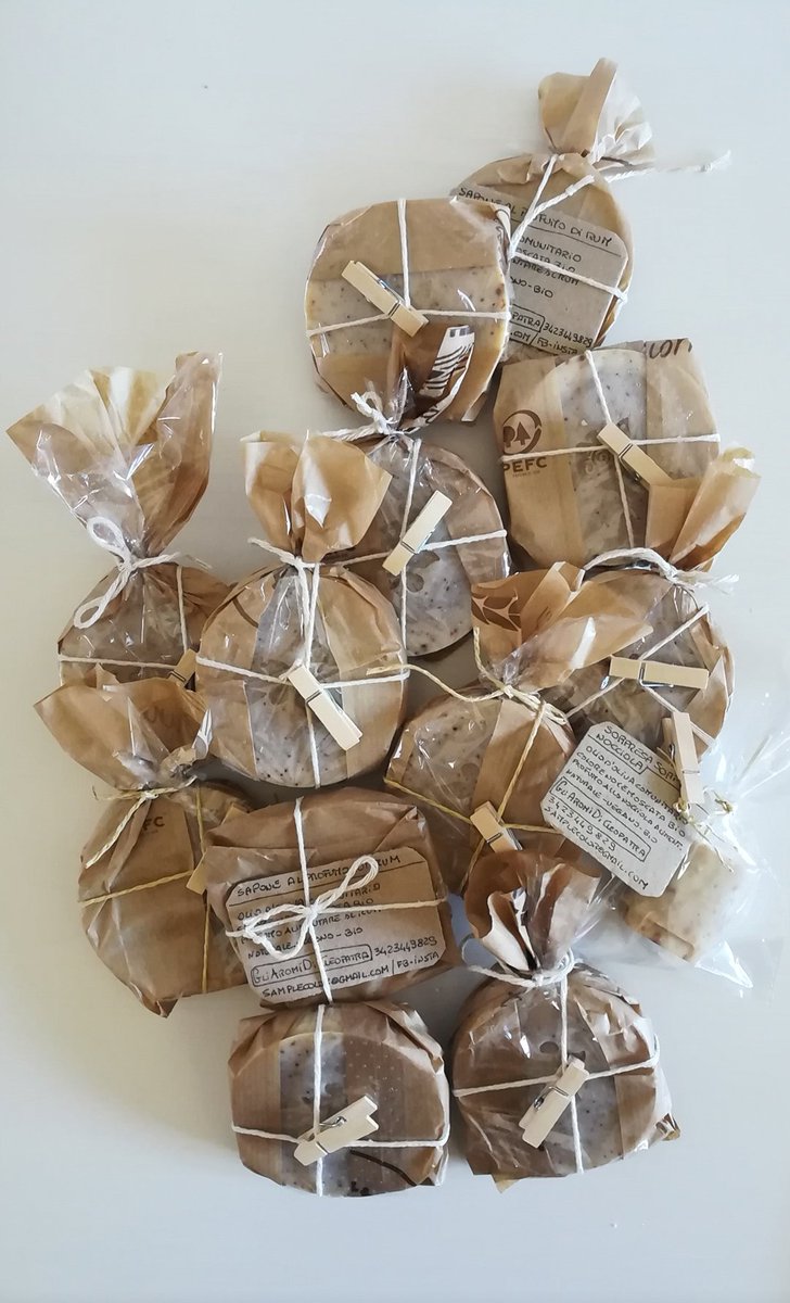 AromiGli's tweet photo. Il bellissimo packaging del sapone al rum!! Più info/more info ➡ https://t.co/A4npWIC0Cf
#Packaging #handmadesoap #handmade #soap #Vegan #natural #bio #Ecofriendly #healthylifestyle #healthcare #gliaromidicleopatra👁 #lifacciamonoi🍃 #ecologicsoap #madeinitaly #giftidea https://t.co/wTZw8nzQrX