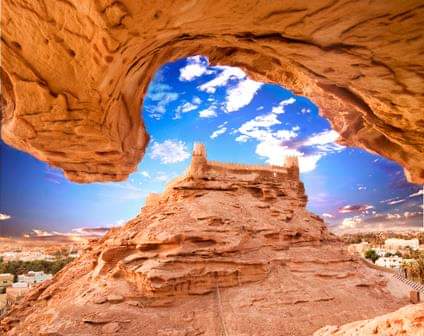 هي حصن من الحجر الرملي والطين ويسمى حصن زعبل أو قصر زعبل ويقوم على مرتفع في شمال غرب سكاكا ويطل عليها، ويتألف من سور يحيط به وأربعة أبراج للمراقبة وخزان للمياه، و يعود أصل البناء للقرن الأول الميلادي.