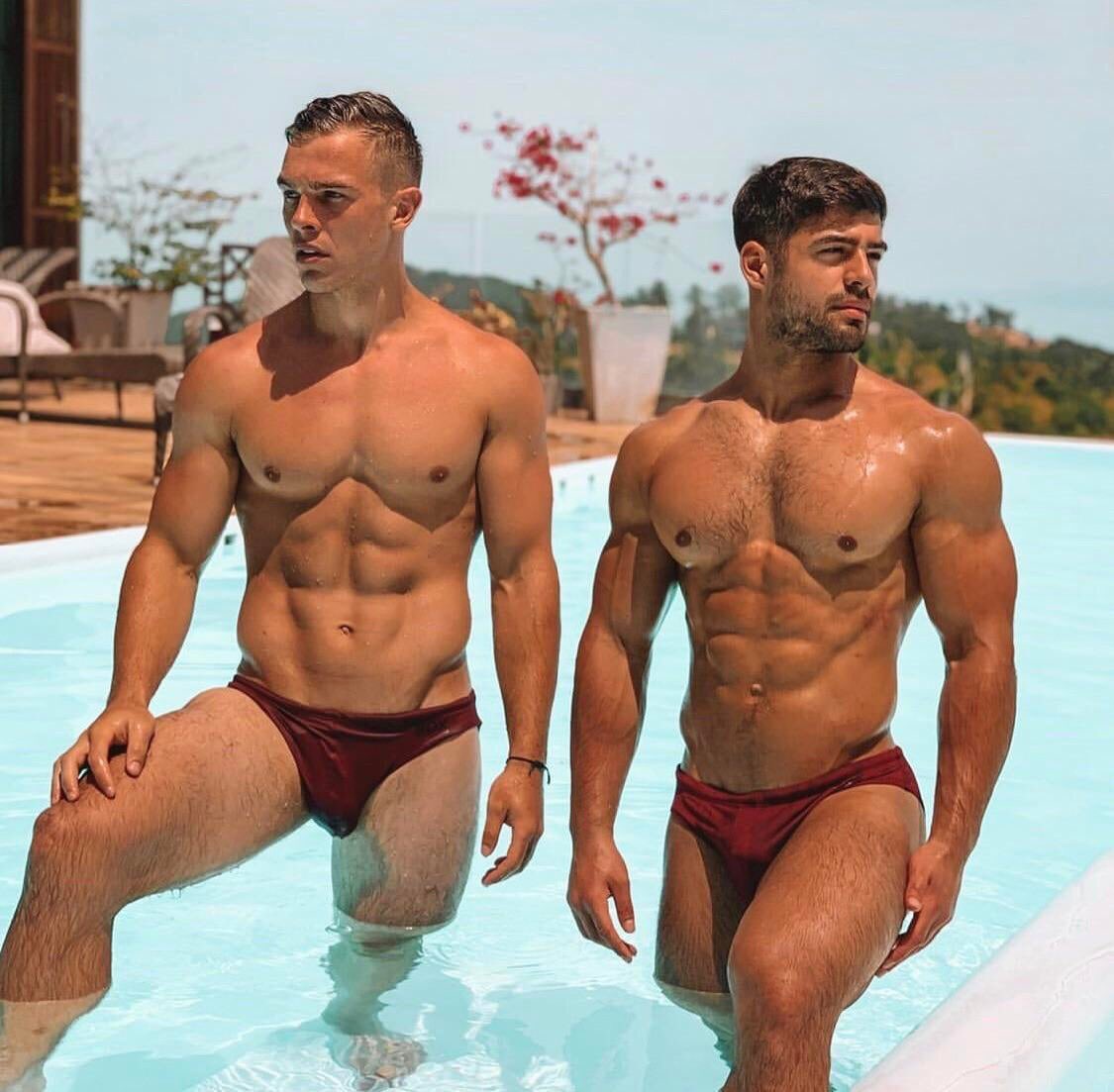 Speedo Sunday. #bulge. #abs. pic.twitter.com/c1O4Xs0NBp. 