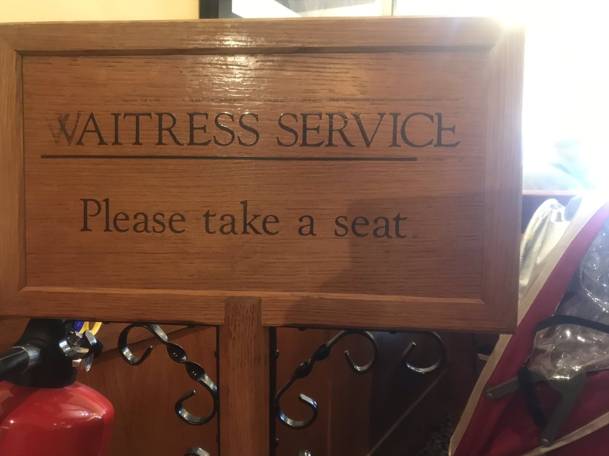 JaneGreaves4's tweet image. @AnnaBatchelor @phil_laws @BrennanSurgeon #humanfactors in a Lake District tea room, 10 out 11 families in 10 minutes misread and wait to be seated by a waitress #taskoverload trying to take in all of the features of a mildly threatening new environment