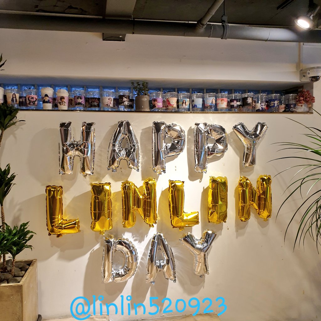 linlin520923's tweet photo. @LINLIN_Studio
#우린_언제나_관린이_편
#HAPPY_LINLIN_DAY
홍대 카페 그랑주 !! 💗💗
입구도 너무 예쁘고 내부도 큰 풍선들 덕에 관린이 생일파티 온 것 같은 느낌이 들었던 카페!! 😆 
이벤트 감사합니다🙏🙏 
우린 언제나 관린이편 19번째 생일 축하해❤ https://t.co/tRc1hdsRII