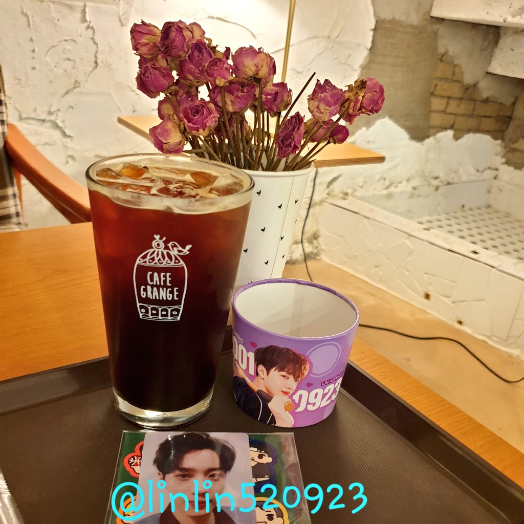 linlin520923's tweet photo. @LINLIN_Studio
#우린_언제나_관린이_편
#HAPPY_LINLIN_DAY
홍대 카페 그랑주 !! 💗💗
입구도 너무 예쁘고 내부도 큰 풍선들 덕에 관린이 생일파티 온 것 같은 느낌이 들었던 카페!! 😆 
이벤트 감사합니다🙏🙏 
우린 언제나 관린이편 19번째 생일 축하해❤ https://t.co/tRc1hdsRII