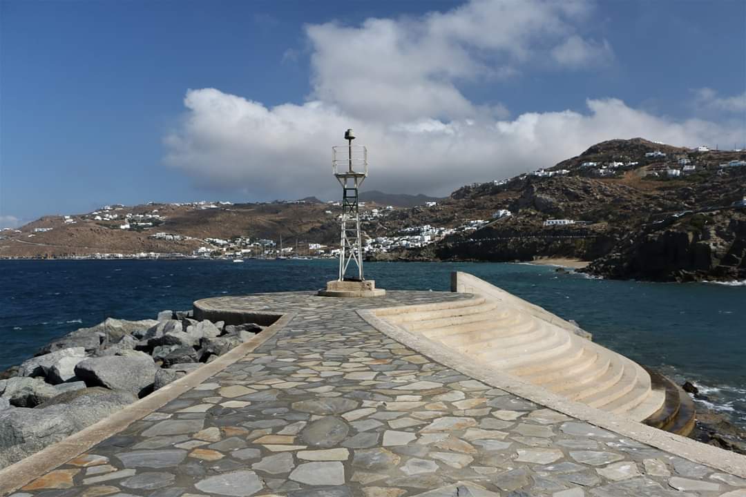 RhoRhoPhotos's tweet image. The two shots at the harbour in #mykonos just before my accident! It was so peaceful around there listening to the waves crashing over the rocks (looks calm but wasn't) #photography #rhorho #adventuresofrhorho