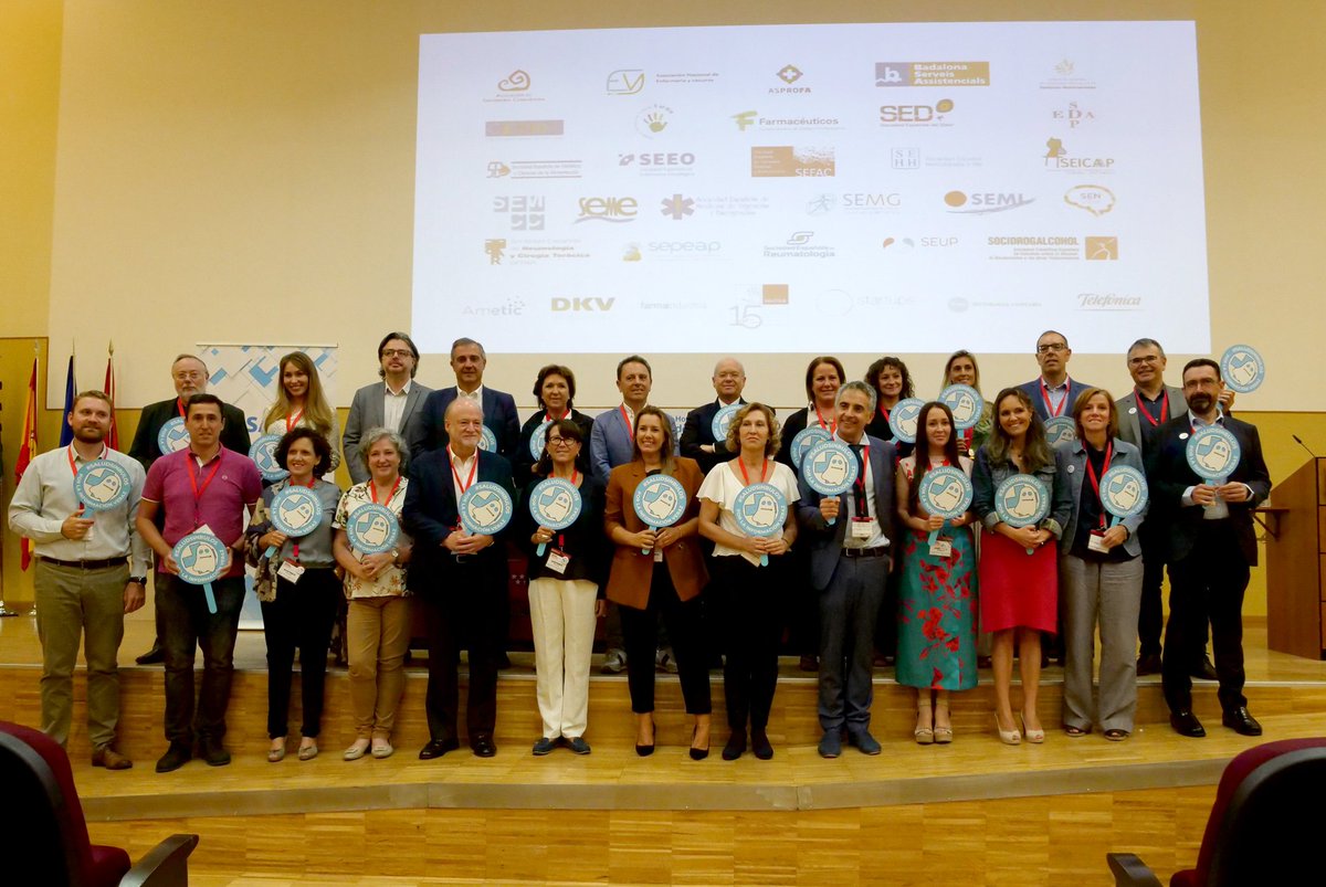SEMG_ES's tweet photo. Seguimos apostando por una #SaludSinBulos
⤵️⤵️
Nos hemos adherido al #Decálogo de Información Veraz con Tecnología, que puedes consultar aquí ➡️ https://t.co/NxSGQmpECl
Las Dras. @ovvalle y María Sanz estuvieron en #HackSalud
@SaludsinBulos @comsalud @AieSalud @innova_la https://t.co/LPP8tqRKow