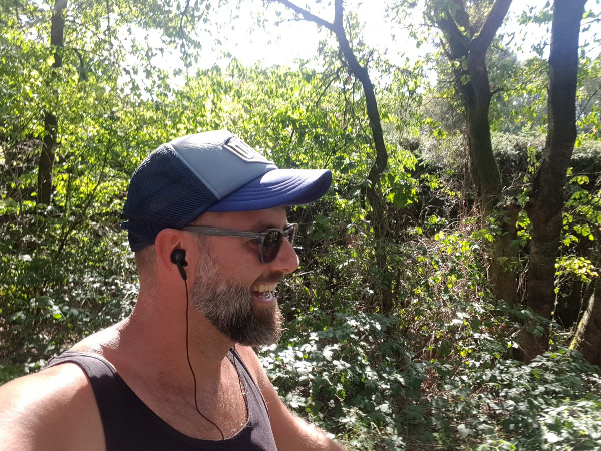 JeroenGennep's tweet photo. Waar is dat ijsbad als je hem nodig hebt? #damtotdam
Per week 500m meer lopen en zorgen voor een sneller gemiddelde. Lukt tot op heden. #running #opnaarde10K #runkeeper #cumulus17 https://t.co/npQ6tv5rdg