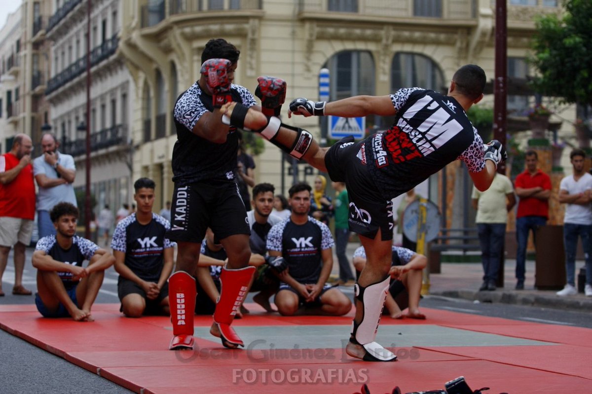 KaddurYusef's tweet photo. Tarde en la Avenida y las calles Chacel y O’Donnell con actividades organizadas con motivo de la Semana Europea de la Movilidad. Exhibición y taller de defensa personal🤼‍♂️, organizado por un servidor, contribuyendo con mi granito de arena 🆘🌍
#MobilityWeek
#melilla
#martialarts https://t.co/mzs9V5gWAr