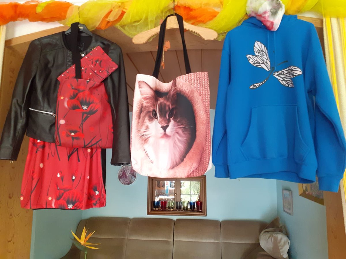 ArtStyleAlice1's tweet photo. The perfect outfit for your day you can find in my #redbubble shop.
Take a look 👀 
#redbubble #redbubbleartist #redbubbleshop #redbubblecreate #outfitoftheday #shoppingstar #designinspiration https://t.co/Txa2JcK4hM