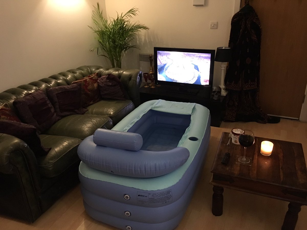 I bloody love a bath. I was bereft after recently moving into a flat without one and so decided to improvise by buying an inflatable birthing pool. Love it. 💪🏼❤️💦