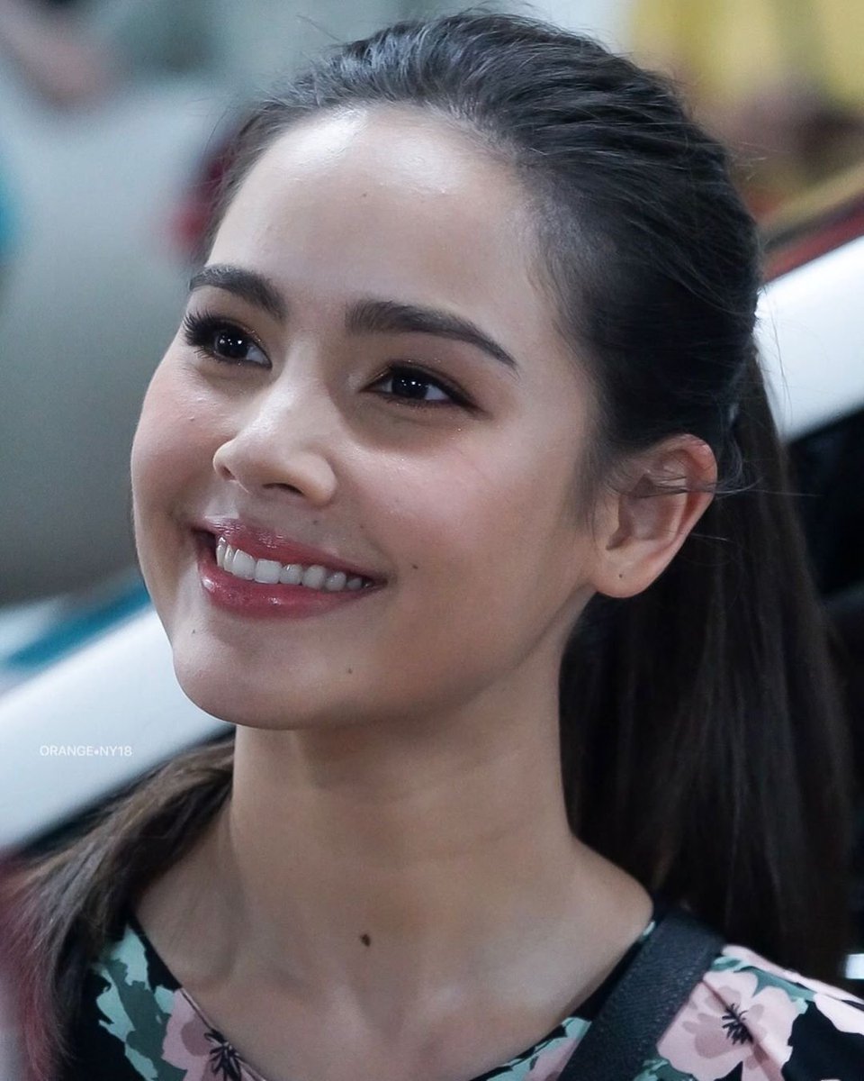 yayabunny18's tweet photo. just by looking at this face... i feel better, feels like everything will be alright.... her smile brings joy, hope and serenity 😍 #ญาญ่า

pic by orangeny18   #urassayas #sparklesensitive https://t.co/pnlMqyvMyp