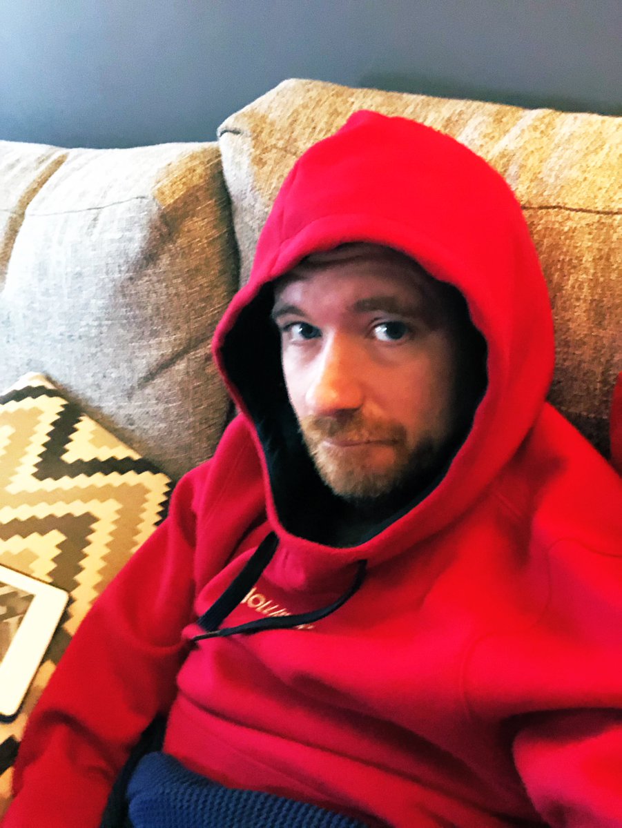 Drew_Kerr's tweet photo. Is it bad im happy it’s raining outside so I can stay on the sofa like this totally guilt free...?
#sofasunday #london #winteriscomingagain https://t.co/RoUha4Ue42