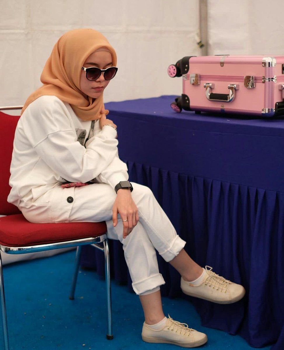 Semangat untuk malam ini dede <a href="/Lesti_Jenong_DA/">Lestykejora</a> #LestyDiSemarakIndosiarKarawang