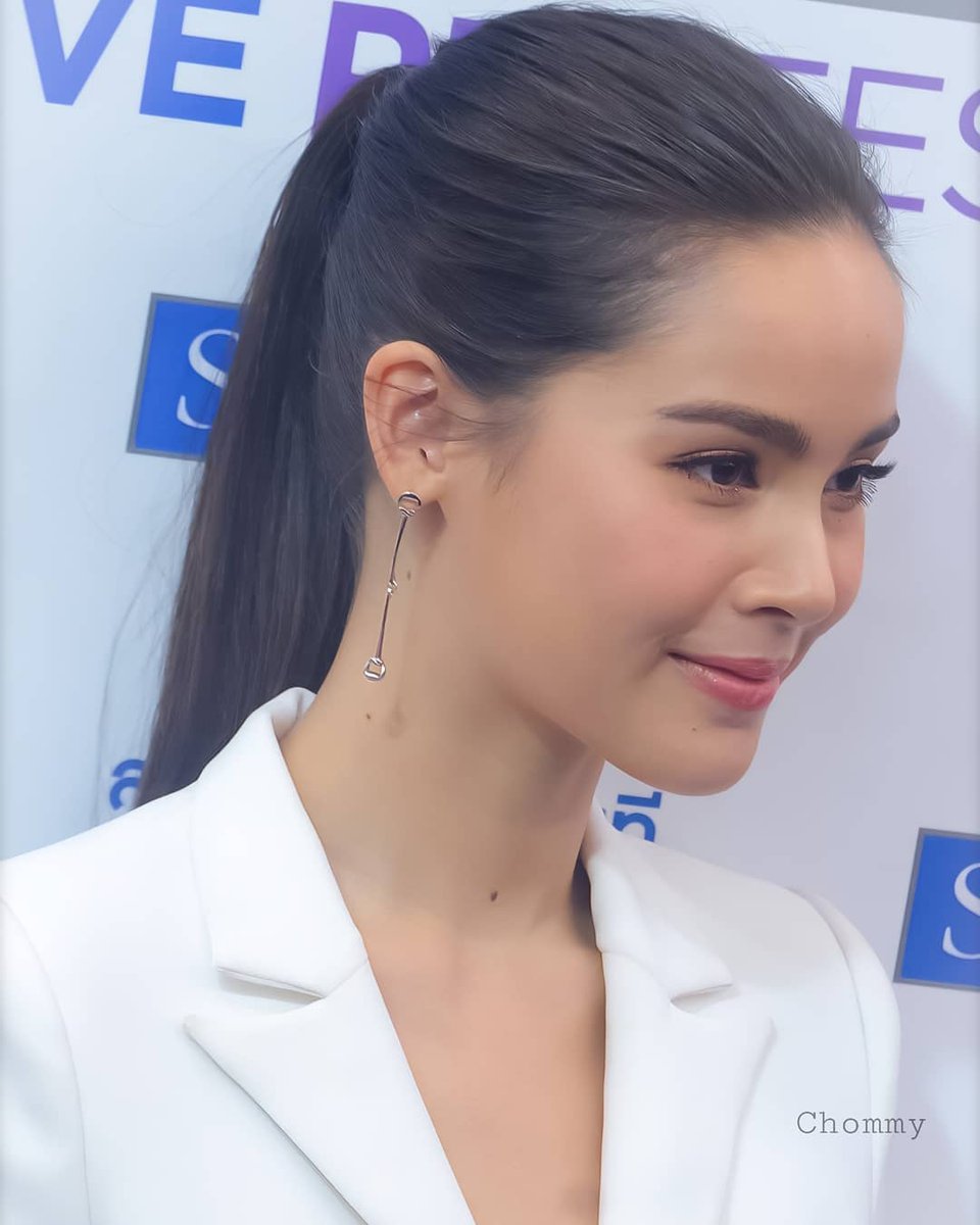 by_forever1718's tweet photo. คนสวยยิ้มสวยกับงานวันนี้สวยมากๆ 😍😍😍 
#ชีวิตดีไม่มีเสียวฟัน #SparkleSensitive
#urassayas #ญาญ่า #ณเดชน์ญาญ่า 
Cr.chommy_15 https://t.co/yAtMiy4G6t
