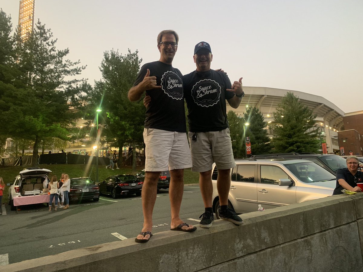 MScottThompson's tweet photo. @SauceAndShram @TylerJacobsSTAD @drosssports Dave Ross did not make it to UVA ODU football game, but Dave Rowe (UVA), Scott T (ODU), and Sauce &amp; Shram did. #757 #oneofusisadoctor #oneofusdidntgetintoUVA https://t.co/StrY0FJzSo