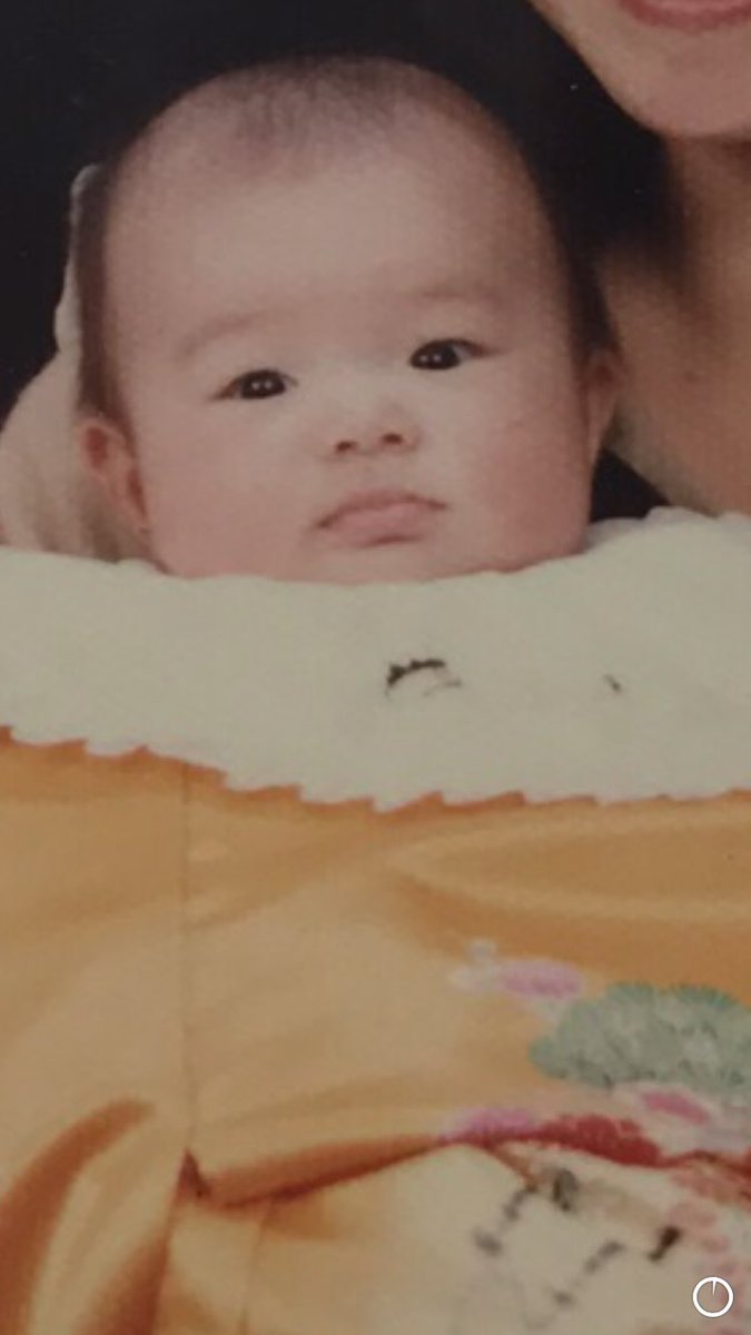 女鹿 椰子 自分が赤ちゃんの時の写真出てきて 面影なさすぎて笑ってるwww この時からちょっと顔でかいね W