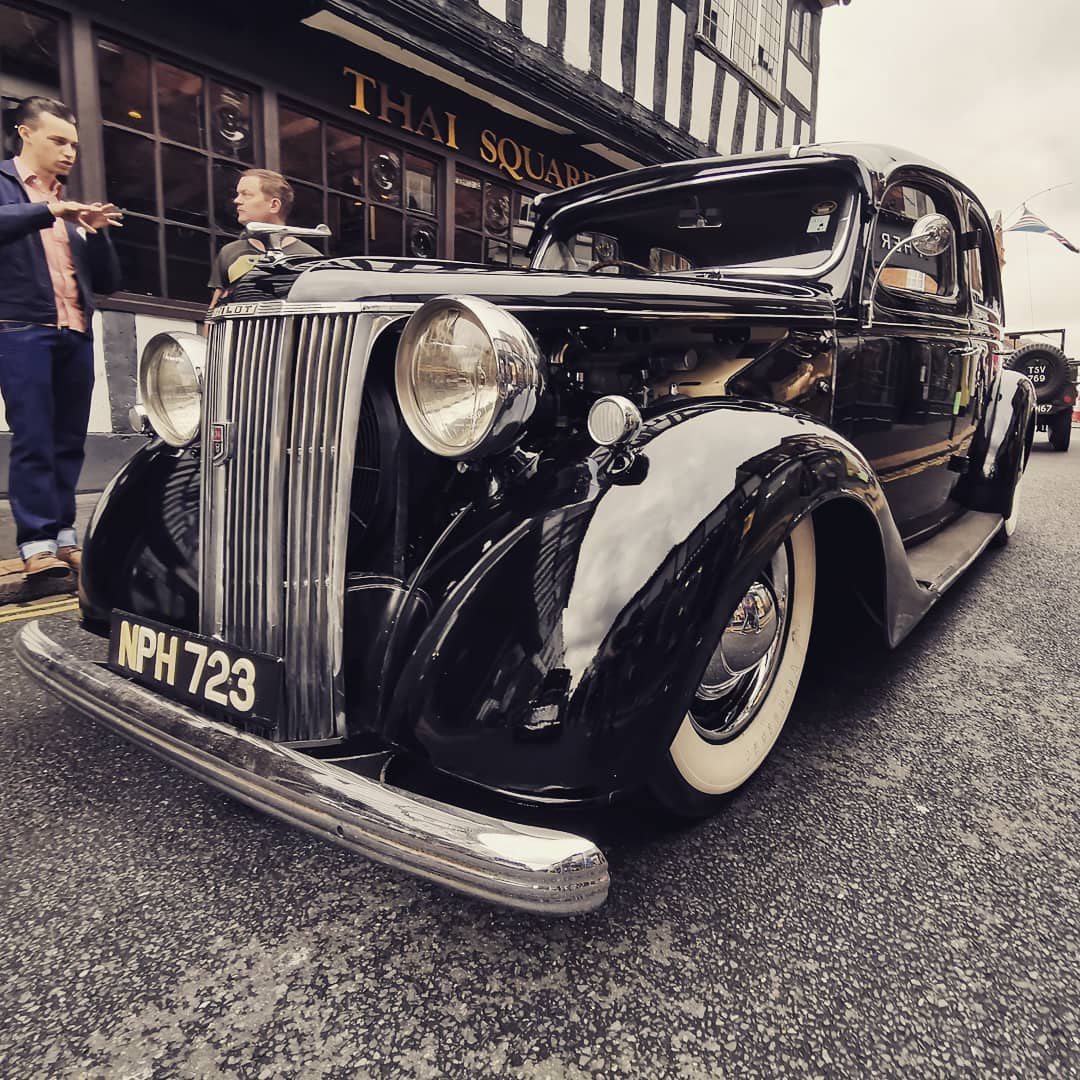 M_Hem_Moseley's tweet photo. Nice vintage fair around St Albans today.
.
.
.
#stalbans #vintagefair #classiccars #classic #vintage #vintagecars #citylifestyle #towncentre #stalbanslife #carphoto #jeep #historytown #slammedcars #multipic #luxuryvehicles #rod #sunday https://t.co/ZGFX4iLsL1
