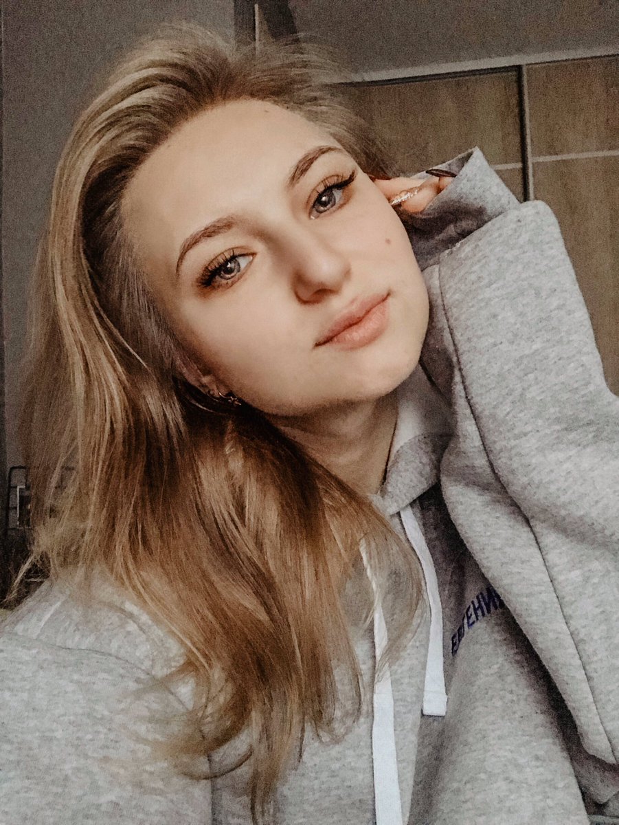 lemonteva's tweet photo. Дорогие, родные мои бывшие
Спешу сообщить, что вы сами решили, осознанно, что я ваше прошлое. А для счастливой жизни, как известно, прошлым жить не следует. Поэтому, прошу сохранить меня приятным воспоминанием, сладостью на корочке пирога в вашей памяти и сердце
Целую, обнимаю https://t.co/kSr3L3nIi0