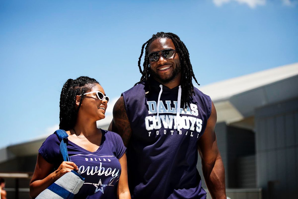 jamalarobinson's tweet photo. #CowboysNation game day at @attstadium this afternoon! While there pick up your pair of @cevcollection sunglasses at the @cowboysproshop inside the stadium.
#cevcollection #dallasvsmiami #sunglasses https://t.co/RcwXOtQ1E8