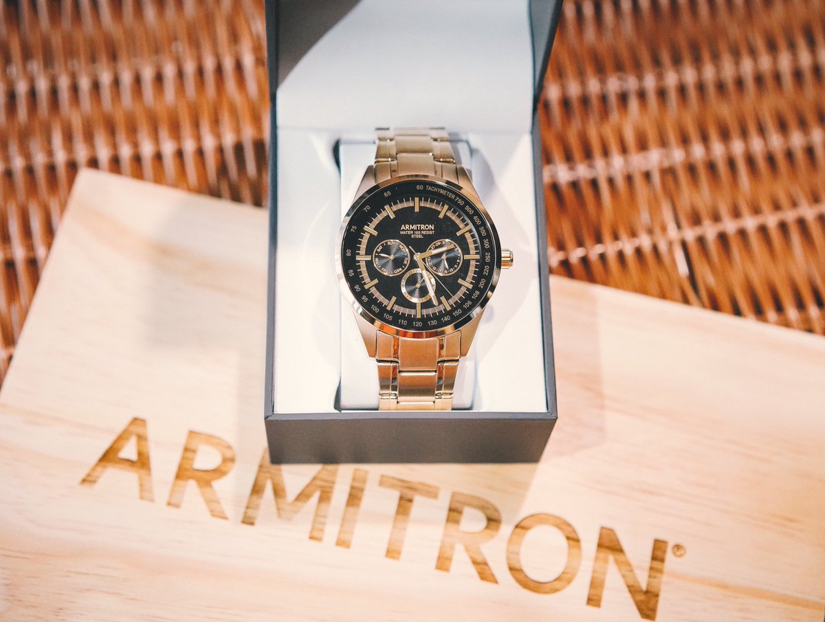 HFoxsip9tb's tweet photo. แนะนำนาฬิกาแบรนด์ Armitron สัญชาติอเมริกา เหมาะสำหรับทุกเพศทุกวัย ใส่แล้วดูหรูหรา ที่สำคัญราคาสามารถจับต้องได้คุ้มค่ามาก มีหลายสไตล์ให้เลือกเยอะมาก และยังมีขายออนไลน์แบบ Exclusive บน Shopee ภายในสัปดาห์แรกของต้นเดือนตุลาคมนี้อีกด้วย
#OneWatchManyFaces #ShopeeTH https://t.co/EyDfAy57Fd