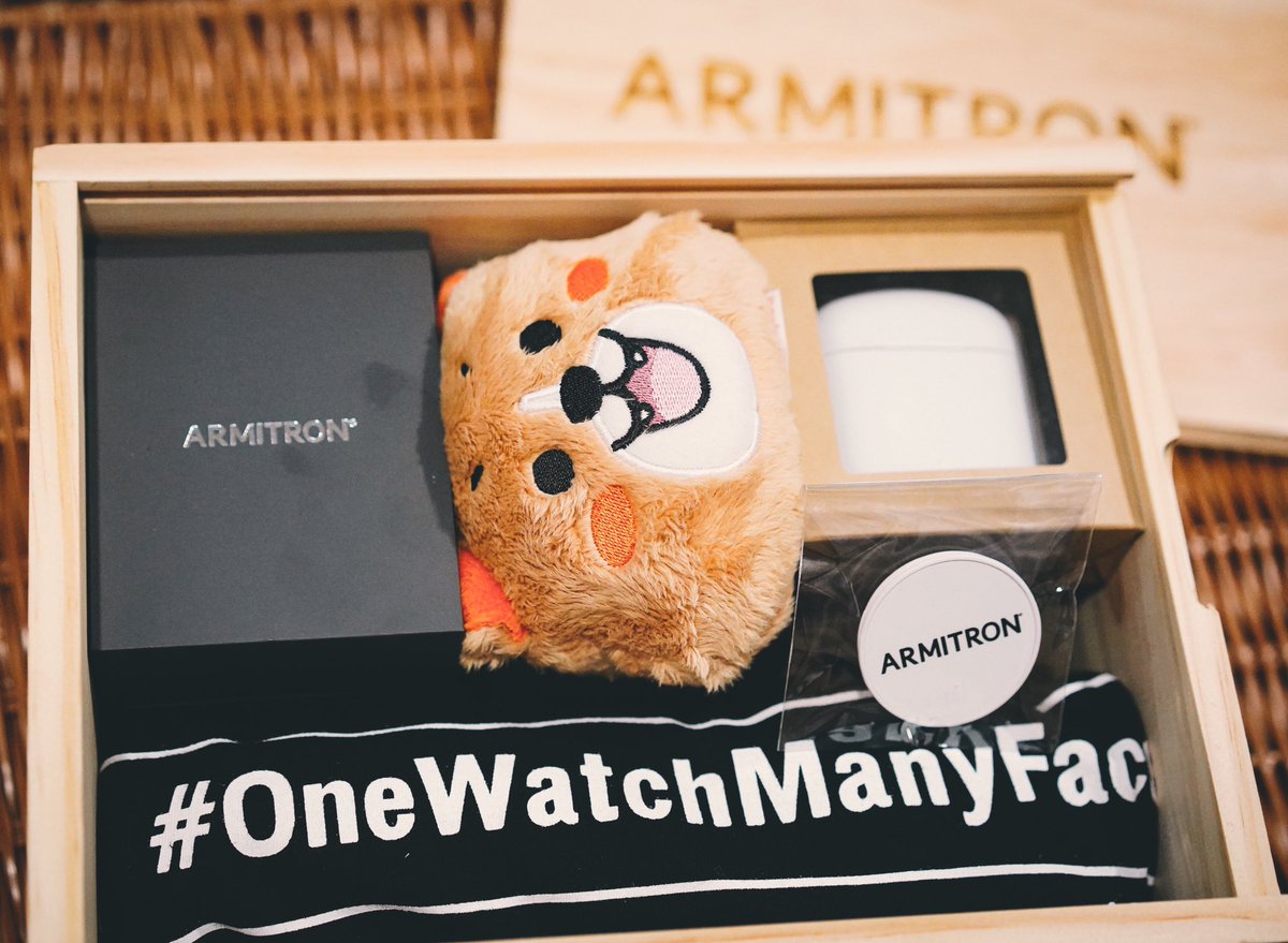 HFoxsip9tb's tweet photo. แนะนำนาฬิกาแบรนด์ Armitron สัญชาติอเมริกา เหมาะสำหรับทุกเพศทุกวัย ใส่แล้วดูหรูหรา ที่สำคัญราคาสามารถจับต้องได้คุ้มค่ามาก มีหลายสไตล์ให้เลือกเยอะมาก และยังมีขายออนไลน์แบบ Exclusive บน Shopee ภายในสัปดาห์แรกของต้นเดือนตุลาคมนี้อีกด้วย
#OneWatchManyFaces #ShopeeTH https://t.co/EyDfAy57Fd