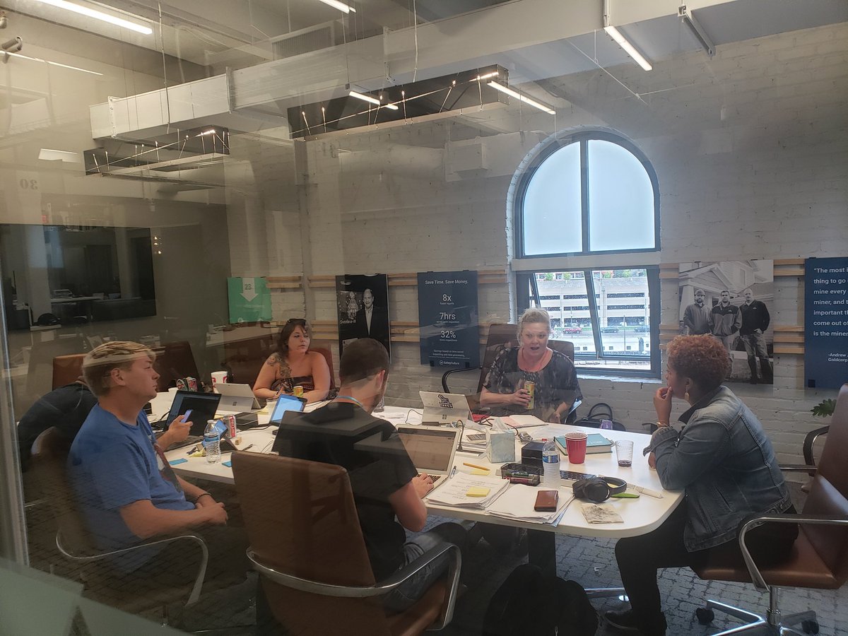 kcsw's tweet image. Mentors provided feedback and gave tips to help teams learn and pivot. @SafetyCultureHQ #KCSW #MakeDesignBuild