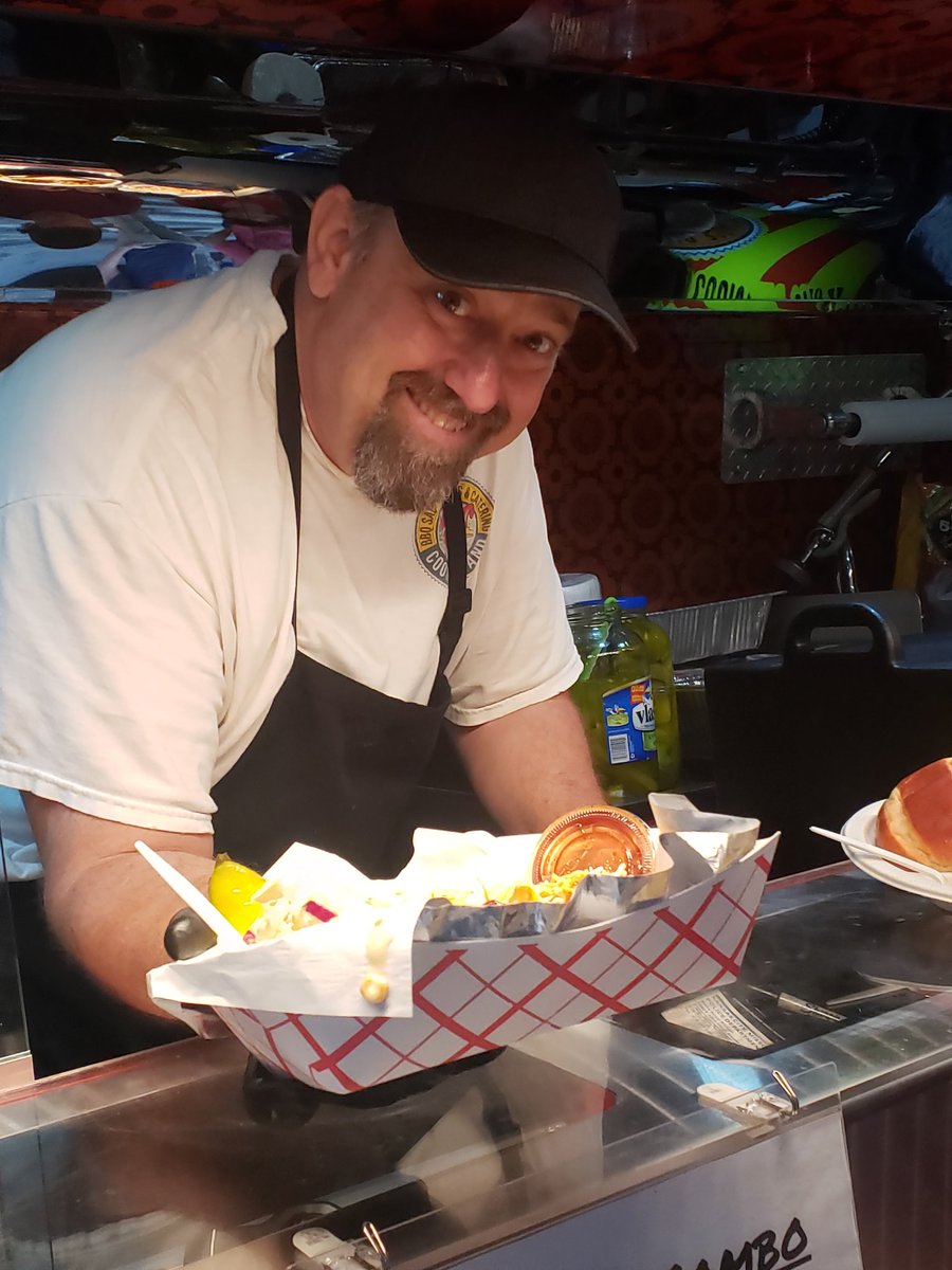 kcsw's tweet image. Can someone say Food Truck? Jack Fruit sandwiches,  Pulled Pork, Brisket, Chicken, or BBQ Nachos. A lovely dinner. cooterbrand.com
#MakeDesignBuild #KCSW