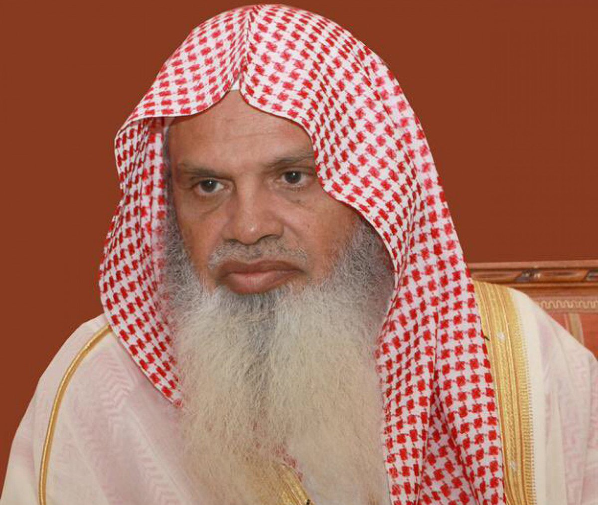 يرقد في المستشفى الشيخ الفقيه القارئ د.علي بن عبدالرحمن الحذيفي
إمام المسجد النبوي
كتب الله أجره وعجل بشفائه 
و اقر أعيننا بسلامته