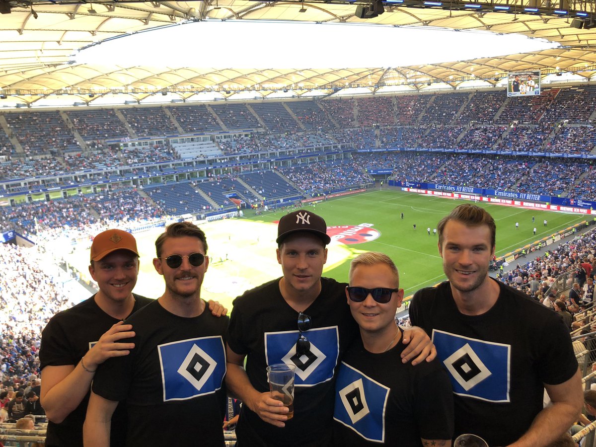 Die Roten Hosen! <a href="/TuttoBalutto/">TuttoBalutto</a> #FuckBremen