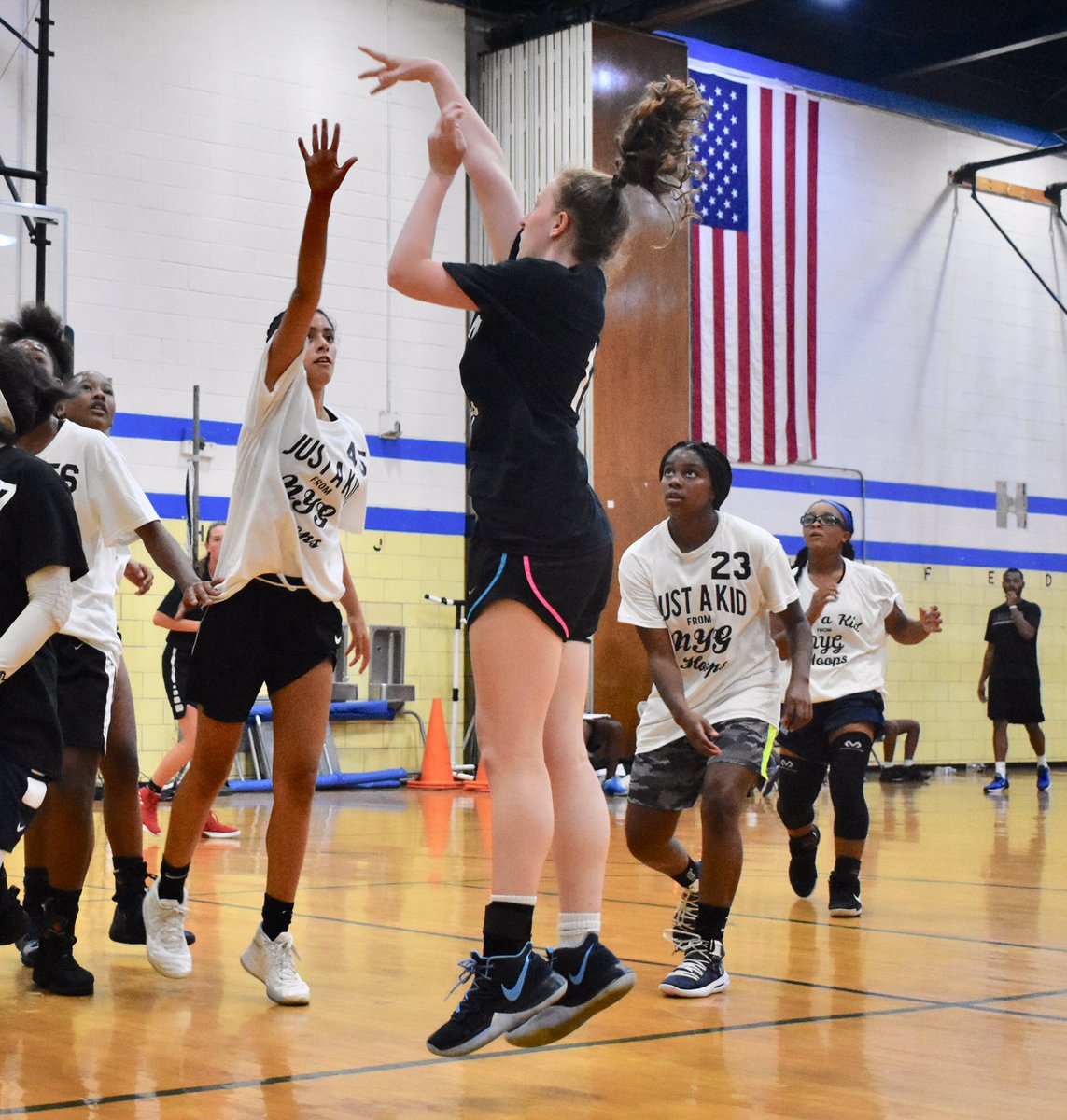 NYSTakeover's tweet photo. The @syracuseroyals were well-represented at Truman yesterday! Good to see 2021s @AlanaBatson4, @laurenpet5, & Molly Coyne make the trip for @NYGSuper64 https://t.co/4Cdi0PNyUj