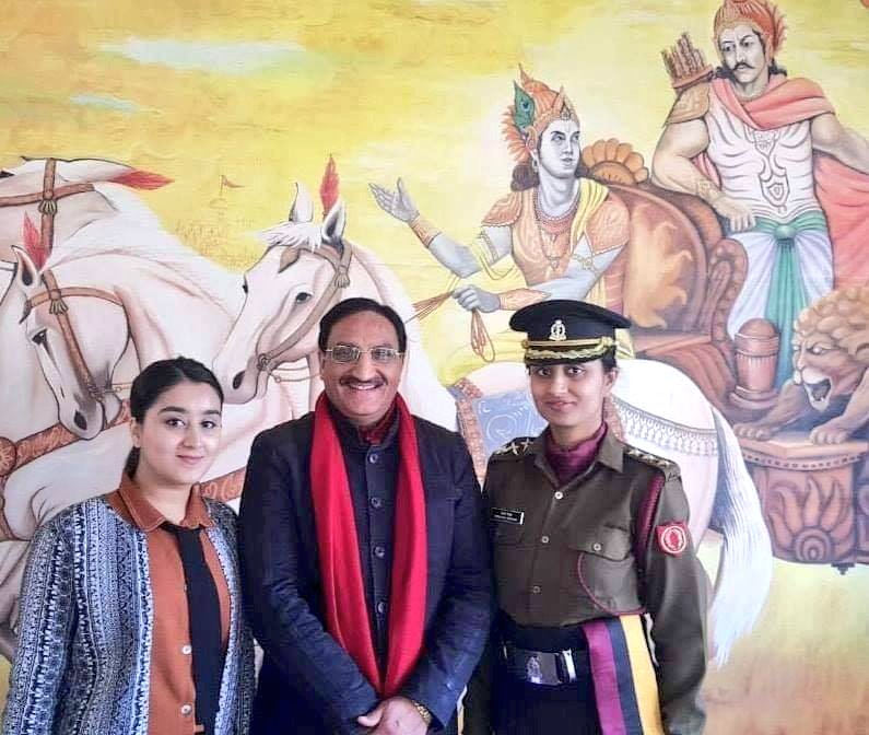 DrRPNishank's tweet photo. ईश्वर से मिला सबसे कीमती उपहार है बेटियां, मेरी बेटियां मेरा गर्व है, मेरा अभिमान है। 
आज बेटियां किसी भी क्षेत्र में पुरुषों से कम नहीं है, हमारा फर्ज है कि हम अपनी बेटियों को बेटों के बराबर शिक्षा दिलाने का कार्य करें।
देश की सभी बेटियों को अंनत शुभकामनाएं ।
#DaughtersDay2019 https://t.co/o9BRfl9Nex