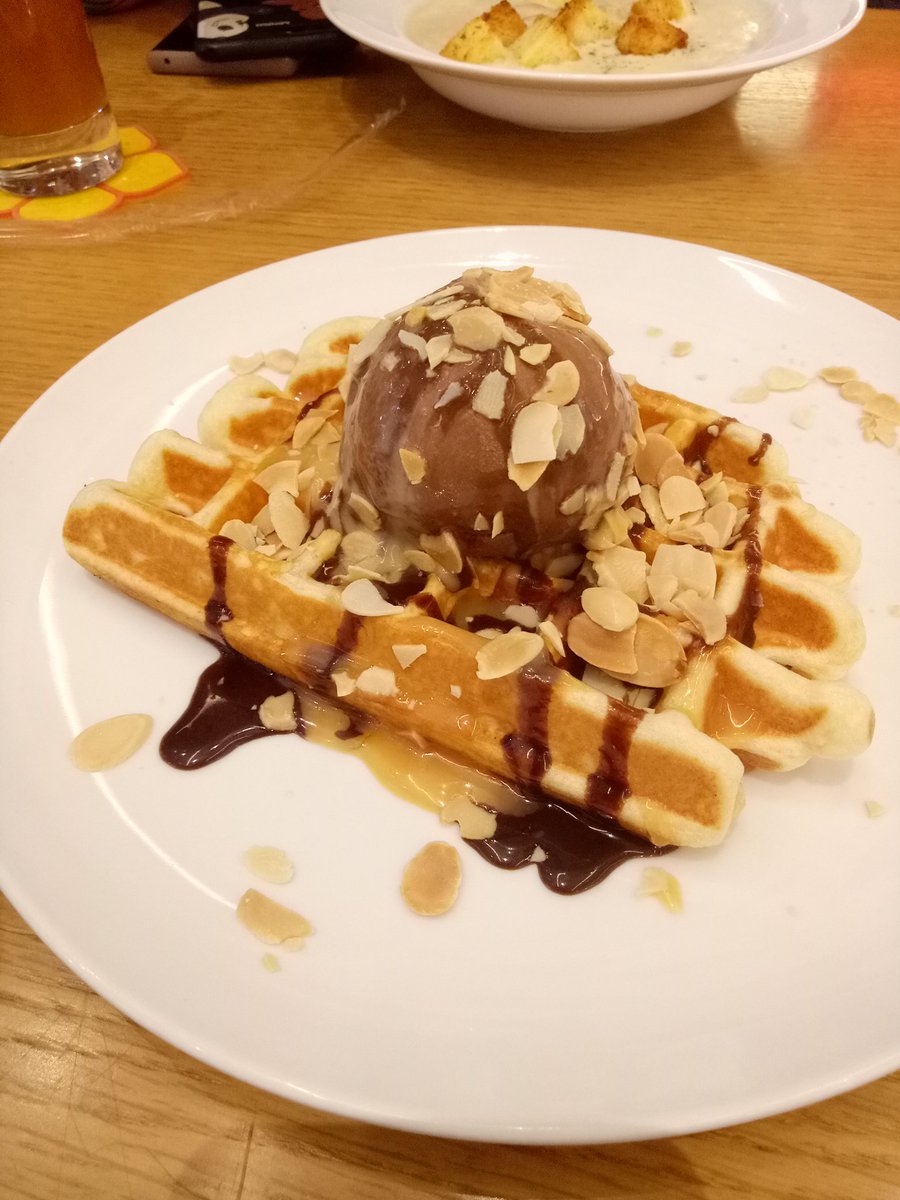 profatitty's tweet image. Ga masalah makan manis2. Yang penting kalori in &amp;lt; kalori out

#pancious